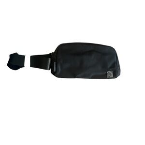 lululemon athletica NWT Black Everywhere Belt Bag
